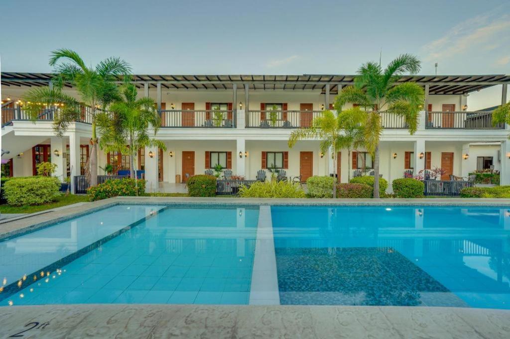The Mansion Hotell Mabalacat Eksteriør bilde