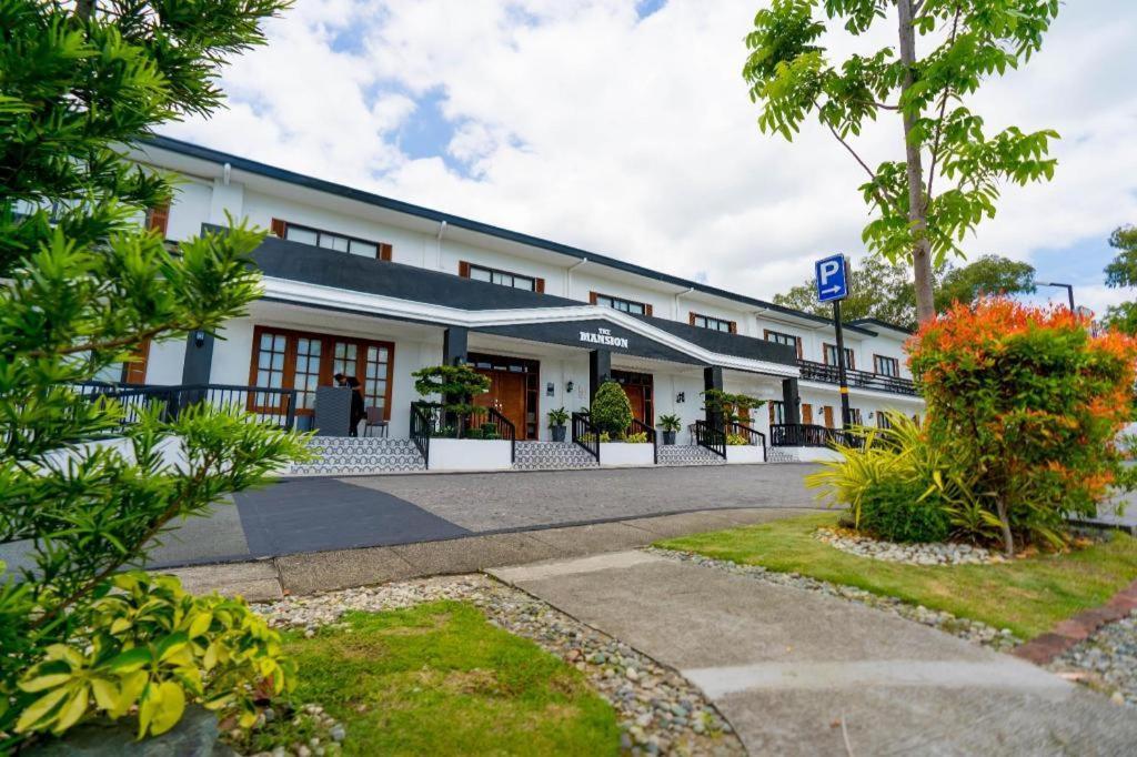 The Mansion Hotell Mabalacat Eksteriør bilde