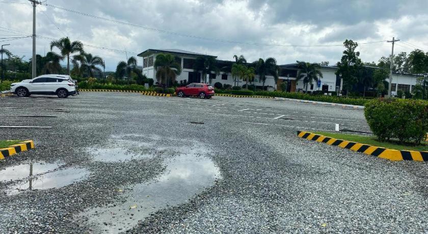 The Mansion Hotell Mabalacat Eksteriør bilde