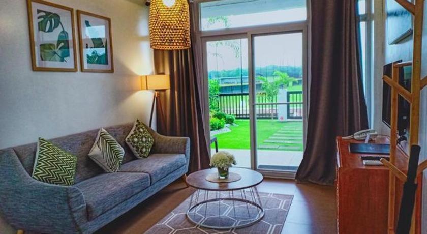 The Mansion Hotell Mabalacat Eksteriør bilde