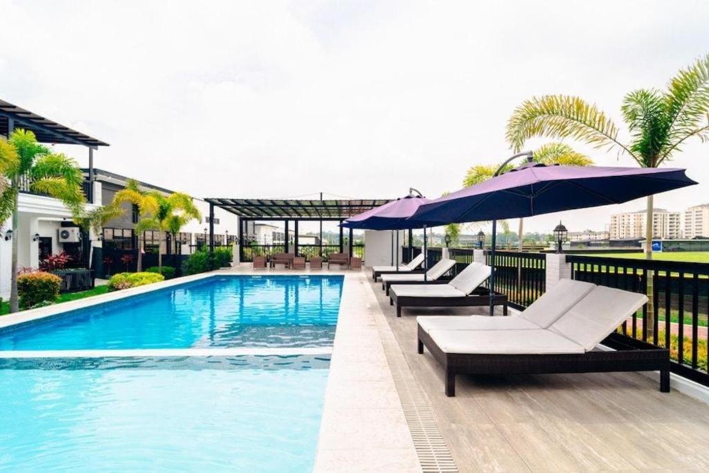 The Mansion Hotell Mabalacat Eksteriør bilde